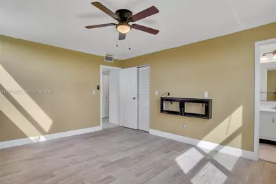 2850 Somerset Dr #414L, Lauderdale Lakes, FL 33311 - Photo 9