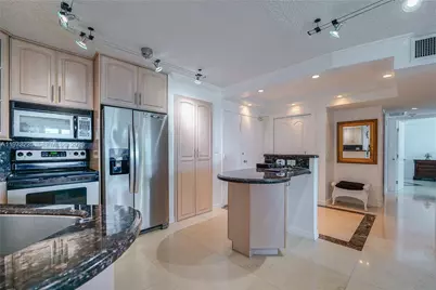 1620 S Ocean Blvd #16-J, Lauderdale by the Sea, FL 33062 - Photo 11