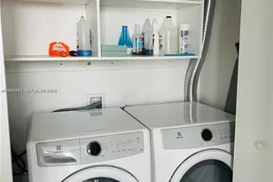 16385 Biscayne Blvd, North Miami Beach, FL 33160 - Photo 15