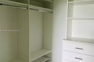 16385 Biscayne Blvd, North Miami Beach, FL 33160 - Photo 13