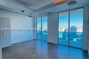 700 NE 25th St, Miami, FL 33137 - Photo 9