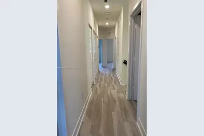 10521 NW 81st Ter, Doral, FL 33178 - Photo 11