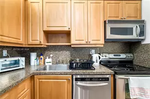 10715 W Clairmont Cir, Tamarac, FL 33321 - Photo 11
