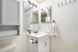 10715 W Clairmont Cir, Tamarac, FL 33321 - Photo 17