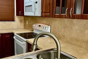 1035 W 77th St, Hialeah, FL 33014 - Photo 15