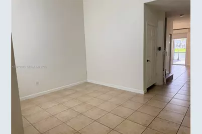 11482 NW 69th Ter, Doral, FL 33178 - Photo 5