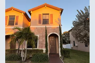 10711 W 32nd Ln #10711, Hialeah, FL 33018 - Photo 1