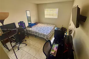 8145 NW 7th St, Miami, FL 33126 - Photo 13