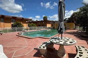 9487 SW 76th St, Miami, FL 33173 - Photo 17