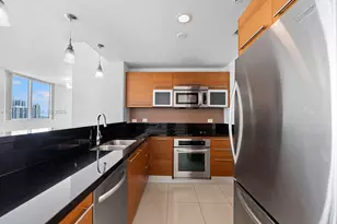 253 NE 2nd St, Miami, FL 33132 - Photo 5