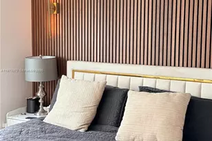 253 NE 2nd St, Miami, FL 33132 - Photo 17