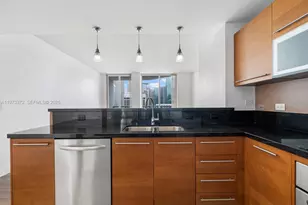 253 NE 2nd St, Miami, FL 33132 - Photo 7