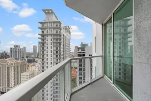 253 NE 2nd St, Miami, FL 33132 - Photo 37