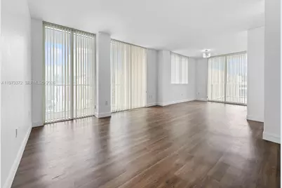 253 NE 2nd St #3108, Miami, FL 33132 - Photo 3