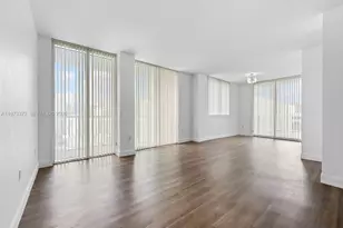 253 NE 2nd St, Miami, FL 33132 - Photo 3