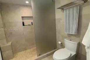 2457 Collins Ave, Miami Beach, FL 33140 - Photo 21