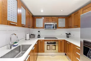 448 Ocean Dr, Miami Beach, FL 33139 - Photo 15