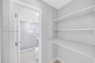 1150 NW 1st Pl, Miami, FL 33136 - Photo 9
