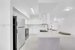 151 SW 117th Ave, Pembroke Pines, FL 33025 - Photo 9