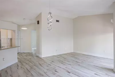 10121 NW 51st Ln, Doral, FL 33178 - Photo 17