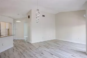 10121 NW 51st Ln, Doral, FL 33178 - Photo 17