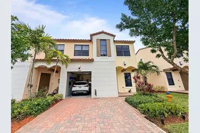 135 NW 209th Trl, Pembroke Pines, FL 33029 - Photo 3