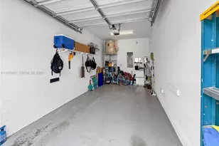 135 NW 209th Trail, Pembroke Pines, FL 33029 - Photo 25