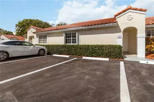 1411 Cottonwood Cir, Weston, FL 33326 - Photo 3