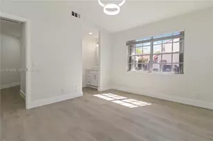 1411 Cottonwood Cir, Weston, FL 33326 - Photo 9