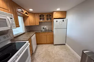 100 Bayview Dr, Sunny Isles Beach, FL 33160 - Photo 7