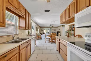 969 Avalon Ave, Other City - In The State Of Florida, FL 32159 - Photo 7