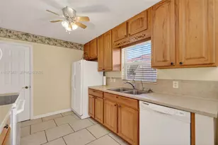 969 Avalon Ave, Other City - In The State Of Florida, FL 32159 - Photo 5