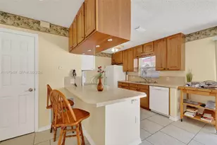 969 Avalon Ave, Other City - In The State Of Florida, FL 32159 - Photo 3