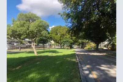 1975 NE 135th St #2D, North Miami, FL 33181 - Photo 3