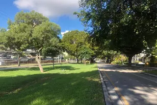1975 NE 135th St, North Miami, FL 33181 - Photo 3