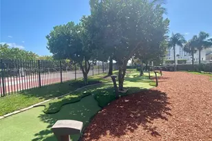 4775 Collins Ave, Miami Beach, FL 33140 - Photo 31