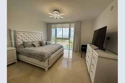 4775 Collins Ave #2407, Miami Beach, FL 33140 - Photo 11