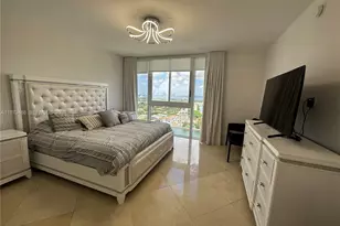 4775 Collins Ave, Miami Beach, FL 33140 - Photo 11