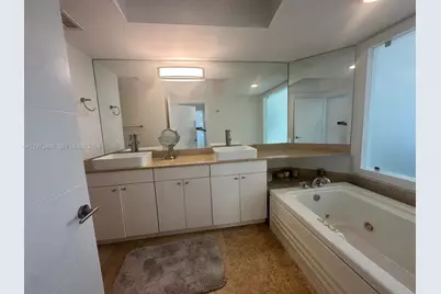 4775 Collins Ave #2407, Miami Beach, FL 33140 - Photo 15