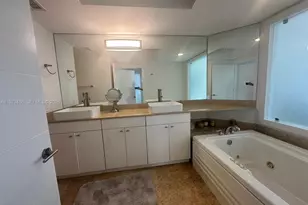 4775 Collins Ave, Miami Beach, FL 33140 - Photo 15