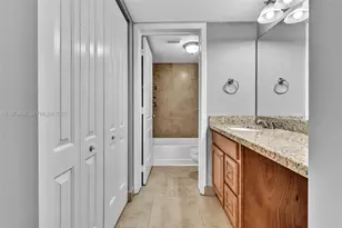 2810 N Oakland Forest Dr, Oakland Park, FL 33309 - Photo 19