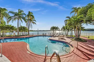 2810 N Oakland Forest Dr, Oakland Park, FL 33309 - Photo 29