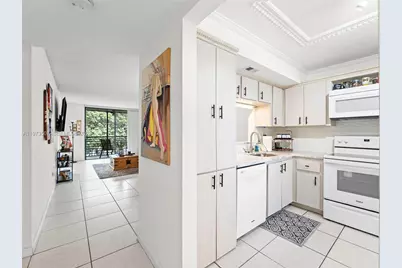 901 Colony Point Circle #304, Pembroke Pines, FL 33026 - Photo 15