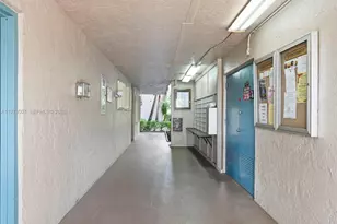 901 Colony Point Cir, Pembroke Pines, FL 33026 - Photo 35