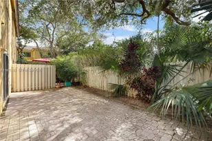 10320 SW 18th St, Miramar, FL 33025 - Photo 21