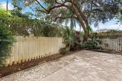 10320 SW 18th St, Miramar, FL 33025 - Photo 19