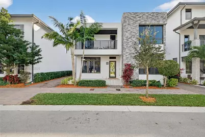 8126 NW 48th Ter, Doral, FL 33166 - Photo 1