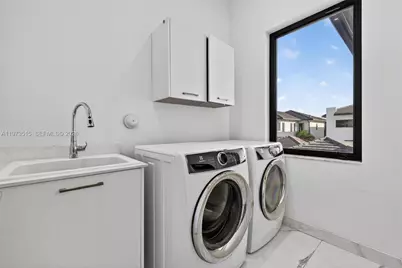 8126 NW 48th Ter, Doral, FL 33166 - Photo 53