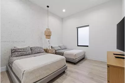 8126 NW 48th Ter, Doral, FL 33166 - Photo 55