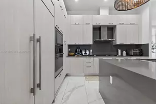 8126 NW 48th Terrace, Doral, FL 33166 - Photo 17
